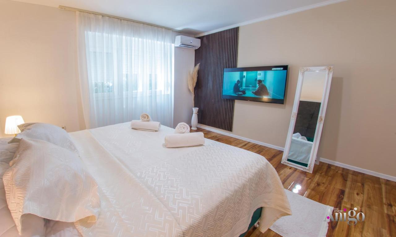 Luxury Apartment Black And Gold Mostar Kültér fotó