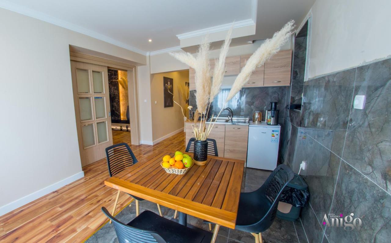 Luxury Apartment Black And Gold Mostar Kültér fotó