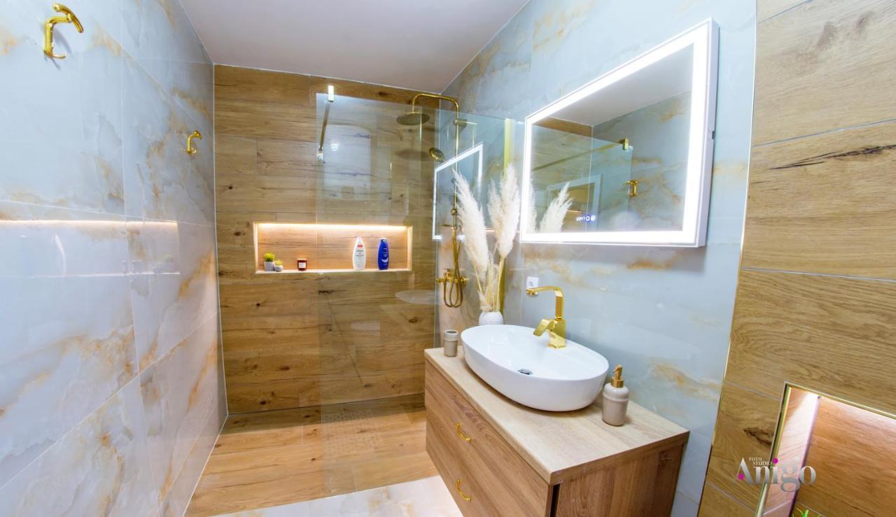 Luxury Apartment Black And Gold Mostar Kültér fotó