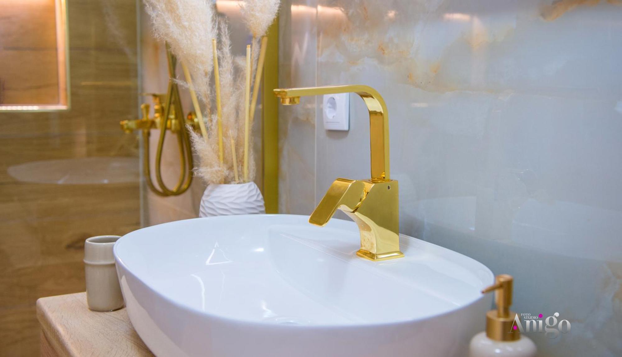 Luxury Apartment Black And Gold Mostar Kültér fotó
